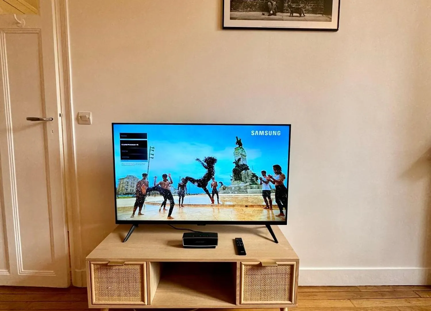 Studio Entierement Renove Au Coeur De Paris France