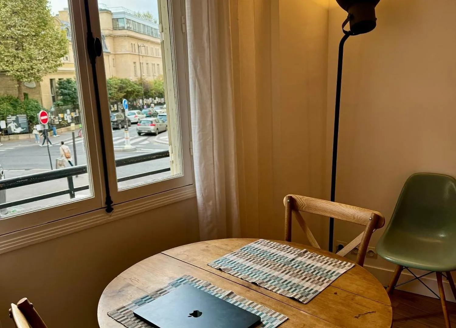 Studio Entierement Renove Au Coeur De Paris France